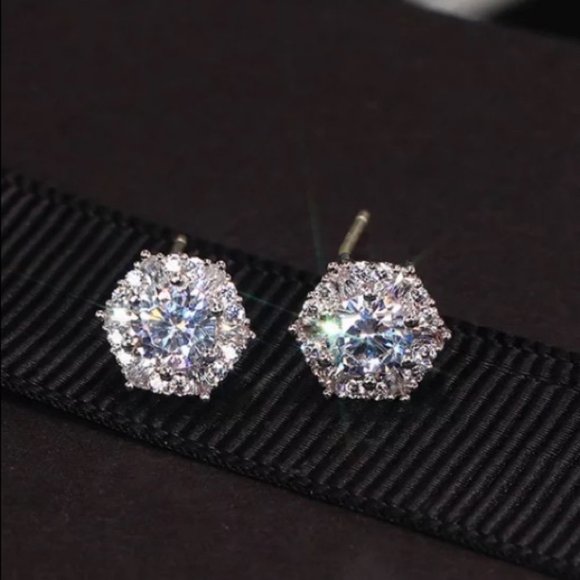 18K White Gold Diamond Hexagon Halo Stud Earrings - Picture 4 of 6